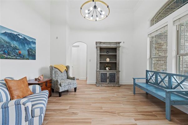 Interior, Pendant Lights, Wood Texture Flooring