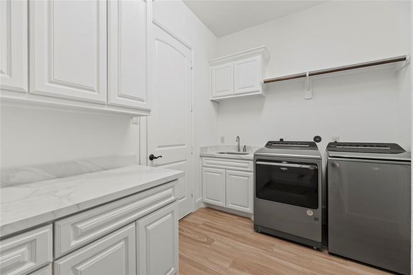 Interior, Kitchen, Washer, Wood Texture Flooring