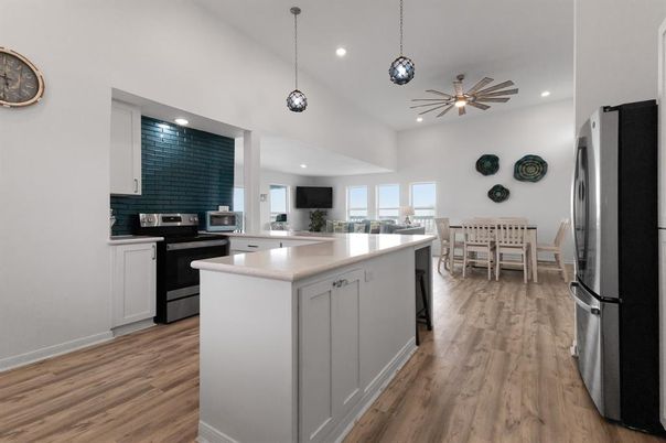 Dining room, Interior, Kitchen, Pendant Lights, Recessed Lighting, Wood Texture Flooring