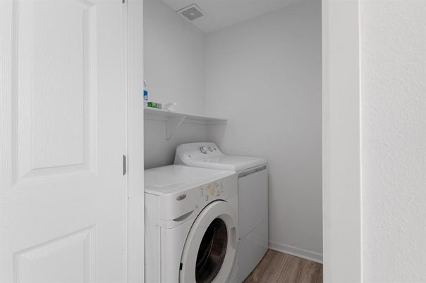 Interior, Washer, Wood Texture Flooring