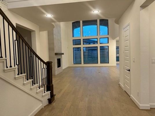 Interior, Recessed Lighting, Wood Texture Flooring