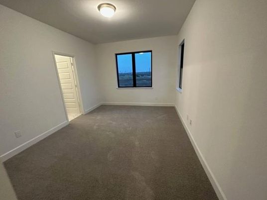 Empty room, Interior