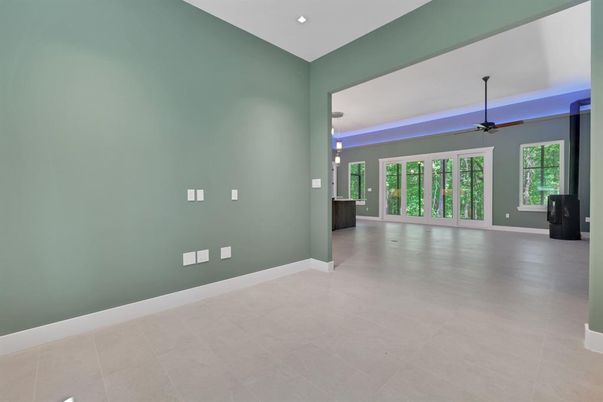 Empty room, Interior, Recessed Lighting