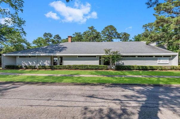 Attached, Exterior, Facade, Ranch