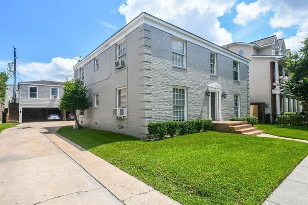 Exterior, Facade, Rowhouse