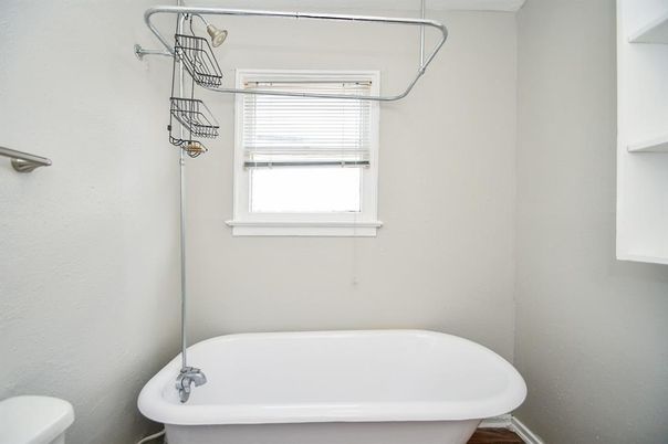 Bathroom, Free Standing Baths, Interior