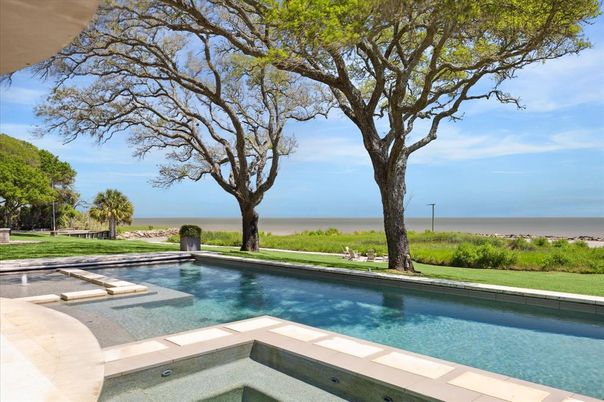 Exterior, Pool, Water
