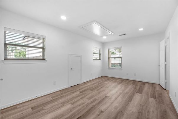 Empty room, Interior, Recessed Lighting, Wood Texture Flooring