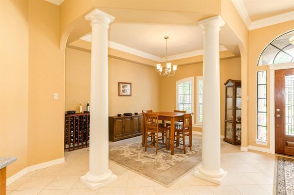 Chandelier, Dining room, Interior, Pendant Lights