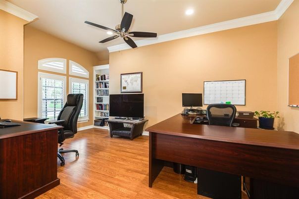 Home Office, Interior, Recessed Lighting, Wood Texture Flooring