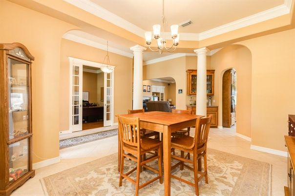 Chandelier, Dining room, Interior, Pendant Lights