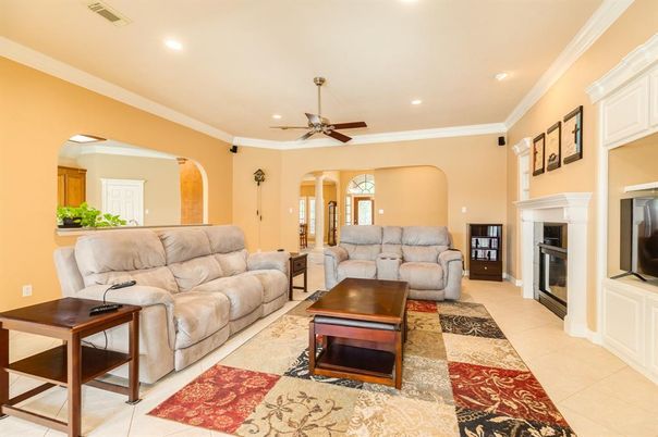 Fireplace, Interior, Living room, Recessed Lighting