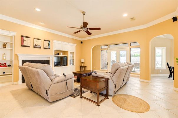 Fireplace, Interior, Living room, Recessed Lighting