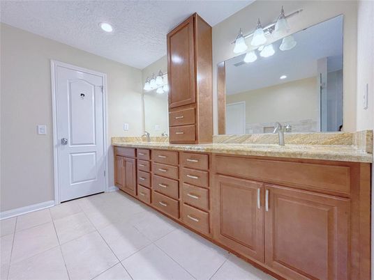 Bathroom, Dual Sink Vanities, Interior, Recessed Lighting