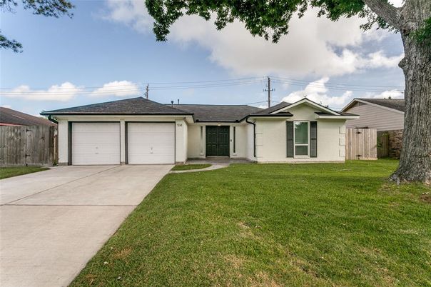 Attached, Backyard, Exterior, Facade, Ranch