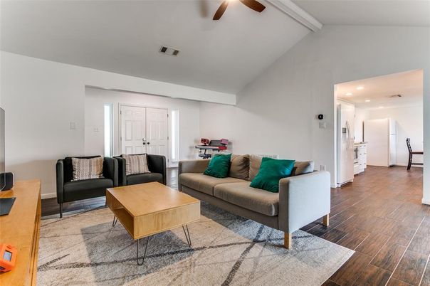 Interior, Living room, Recessed Lighting, Wood Texture Flooring