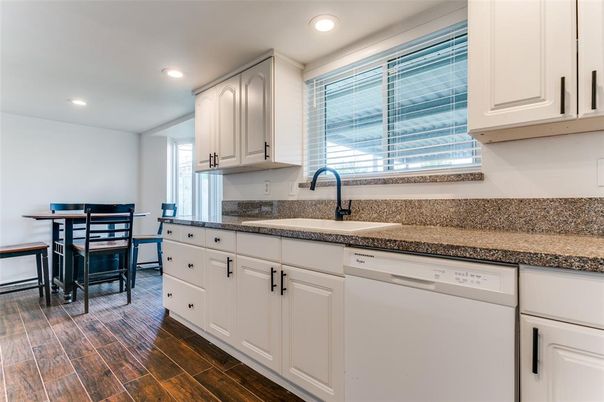 Dining room, Interior, Kitchen, Recessed Lighting, Wood Texture Flooring