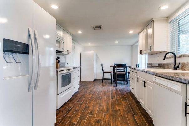 Dining room, Interior, Kitchen, Recessed Lighting, Wood Texture Flooring