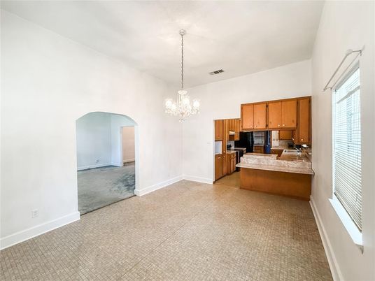 Chandelier, Interior, Kitchen