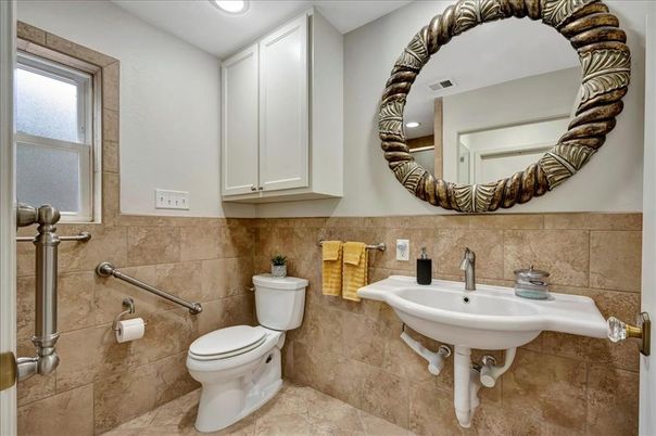 Bathroom, Interior, Recessed Lighting