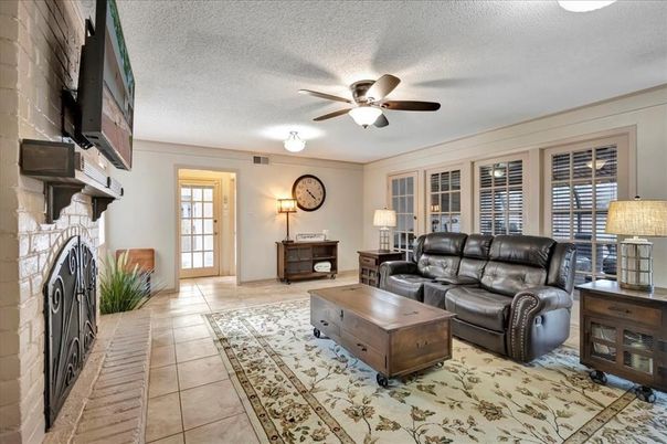 Fireplace, Interior, Living room