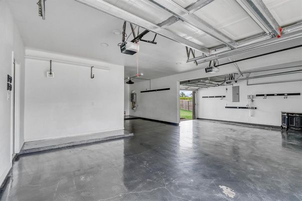 Garage, Interior