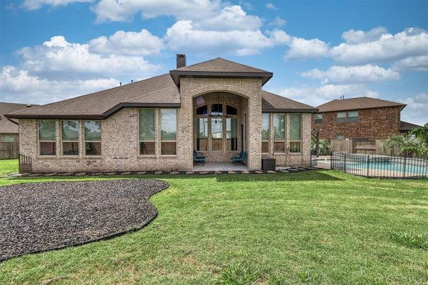 Backyard, Exterior, Facade, Brick Facade, French Provincial