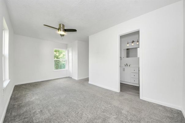 Empty room, Interior