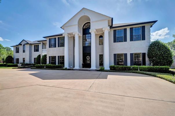 Exterior, Facade, French Provincial