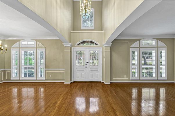 Chandelier, Empty room, Interior, Pendant Lights, Wood Texture Flooring
