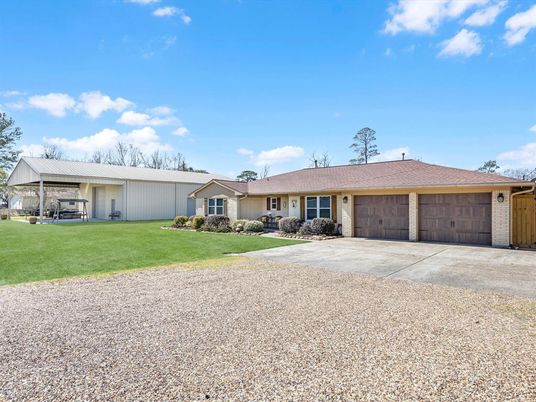 Attached, Backyard, Exterior, Facade, Brick Facade, Ranch