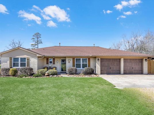 Attached, Exterior, Facade, Brick Facade, Ranch