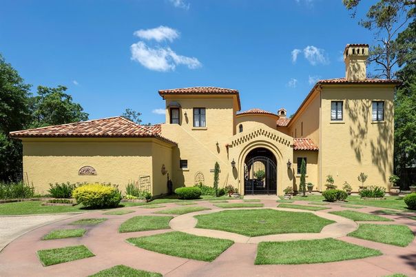 Backyard, Exterior, Facade, Mediterranean