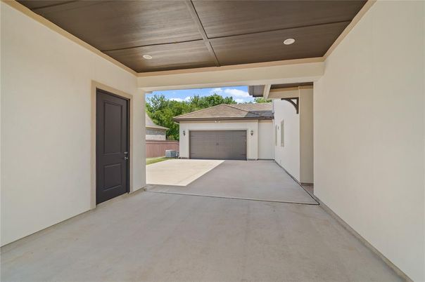 Detached Garage, Exterior