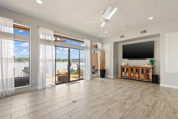 Interior, Recessed Lighting, Water, Wood Texture Flooring