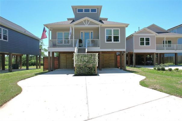 Exterior, Facade, American Craftsman
