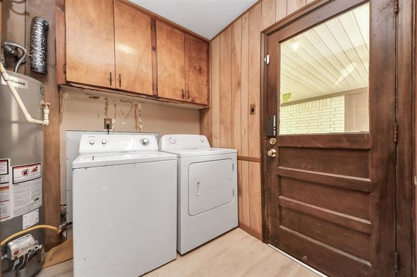 Interior, Washer, Wooden Walls