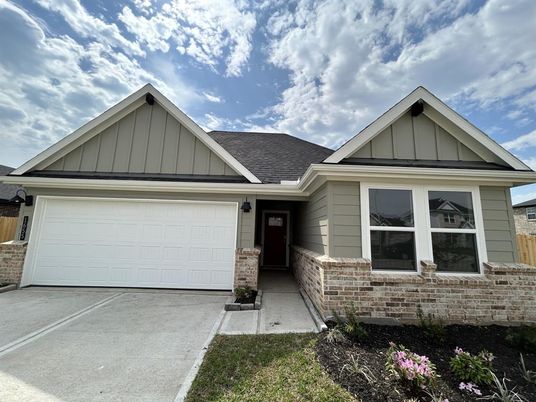 Attached, Exterior, Facade, Brick Facade, American Craftsman