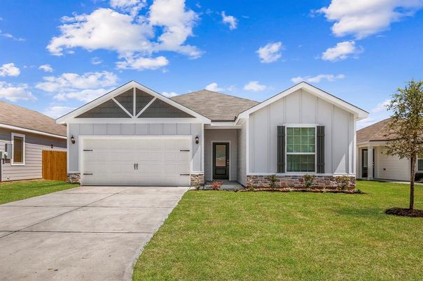 Attached, Exterior, Facade, Ranch