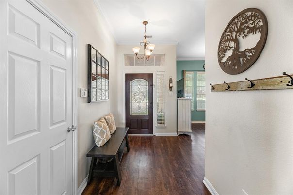 Chandelier, Interior, Wood Texture Flooring