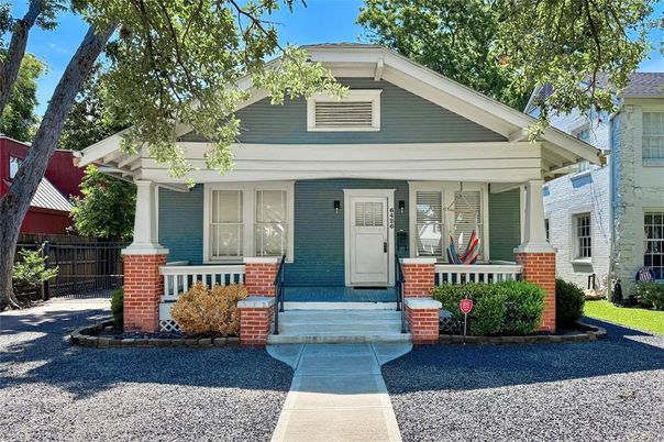Exterior, Facade, American Craftsman