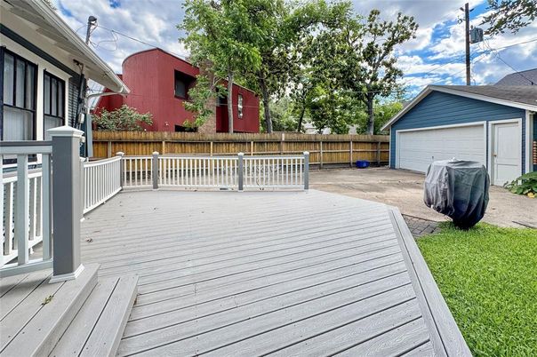 Detached Garage, Exterior