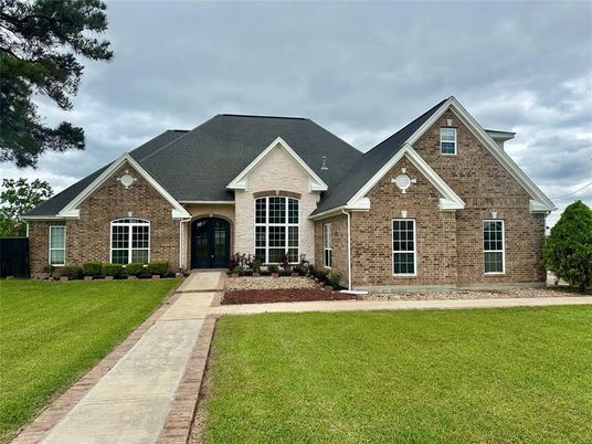 Exterior, Facade, Brick Facade, Brick Traditional