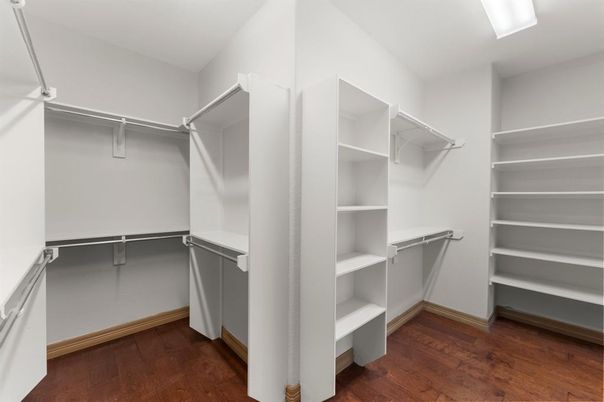 Interior, Walk-in Closets, Wood Texture Flooring