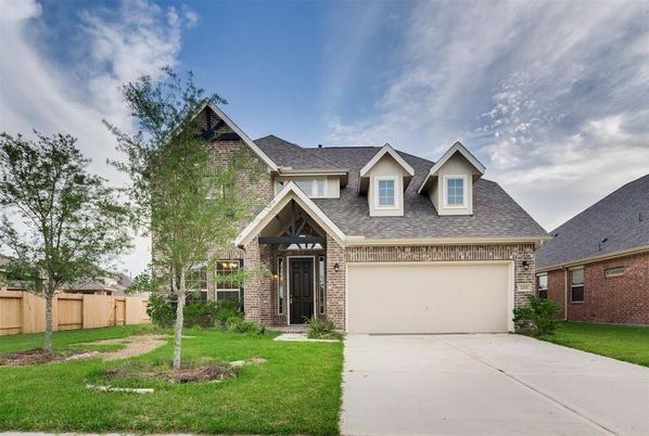 Attached, Exterior, Facade, Brick Facade, Brick Traditional