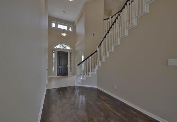 Interior, Pendant Lights, Wood Texture Flooring