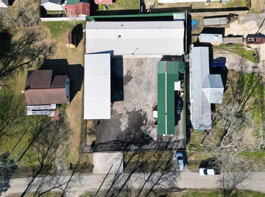 Exterior, Drone