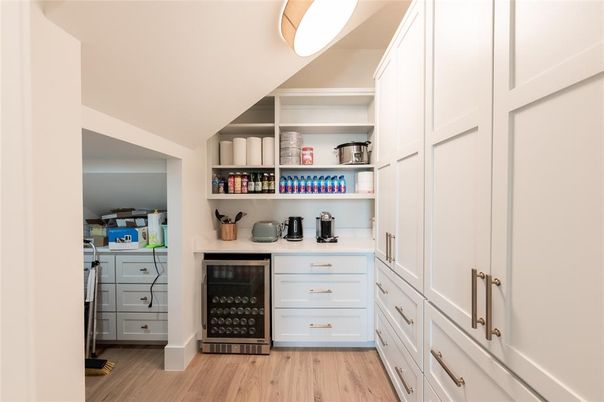 Interior, Walk-in Closets, Wood Texture Flooring