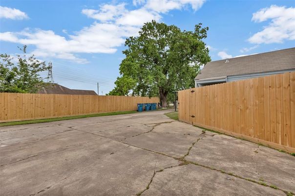 Backyard, Exterior