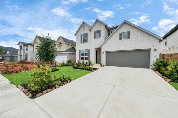 Attached, Exterior, Facade, Brick Facade, Farmhouse